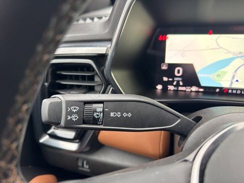 Used 2024 GMC Canyon AT4 image 23