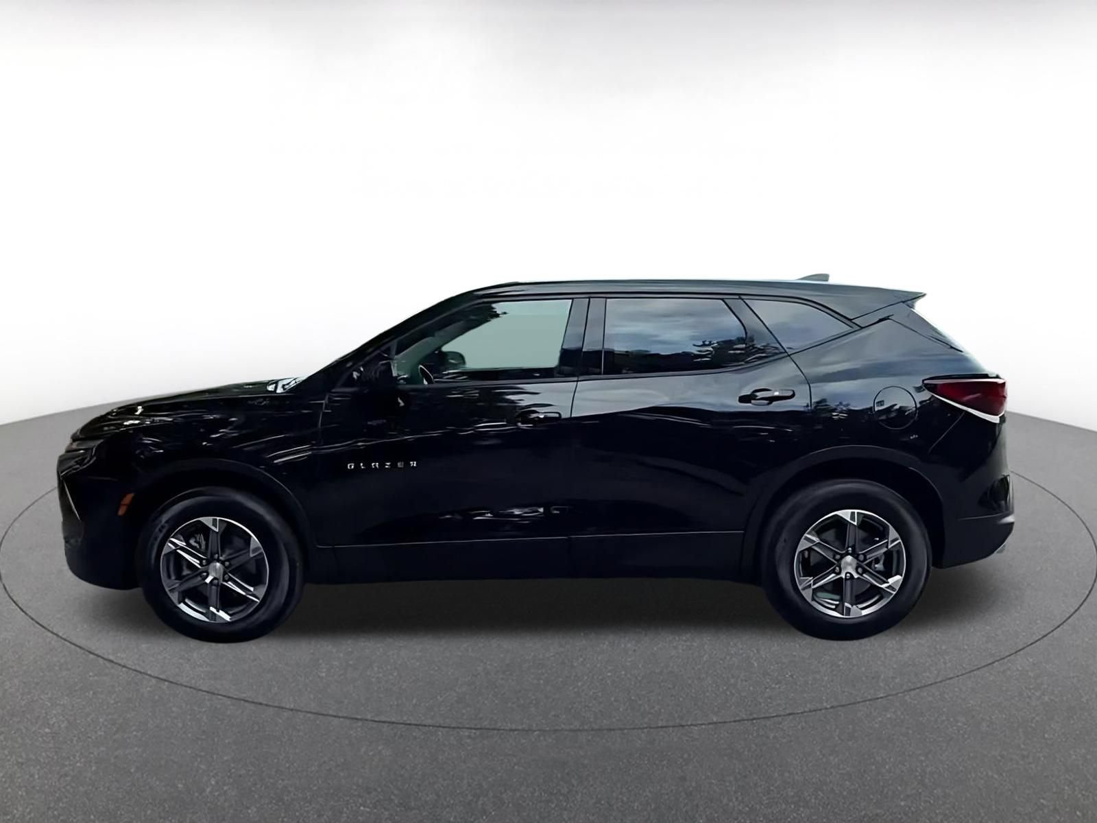 Used 2026 Chevrolet Blazer LT FWD image 8