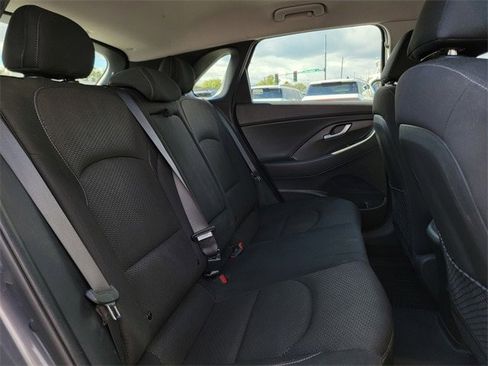 Used 2019 Hyundai Elantra GT image 23