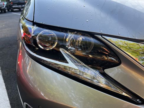 Used 2017 Lexus ES 350 w/ Premium Package image 12