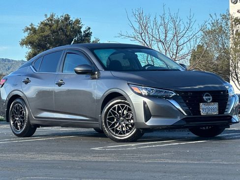 Used 2025 Nissan Sentra S image 2