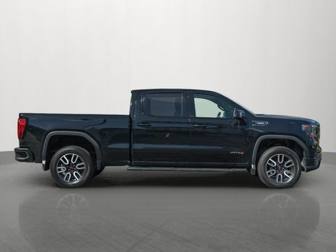 Used 2023 GMC Sierra 1500 AT4 w/ Technology Package AWD/4WD image 8