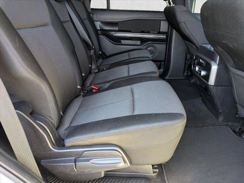 Used 2020 Ford Expedition XLT image 19