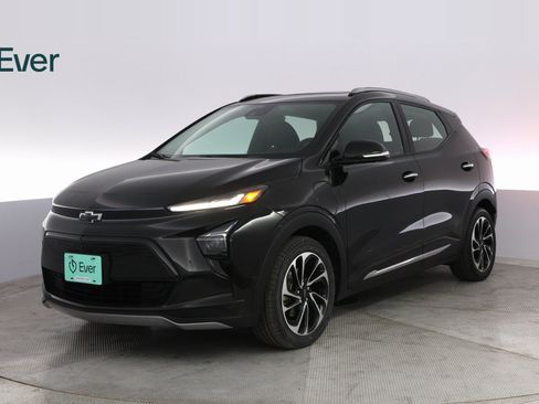 Used 2022 Chevrolet Bolt EUV Premier w/ Sun & Sound Package image 2
