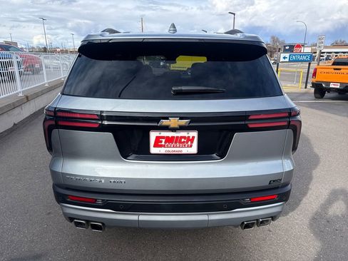 Used 2025 Chevrolet Traverse LT w/ Sun and Wheel Package image 4