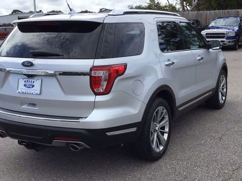 Used 2018 Ford Explorer Limited image 5