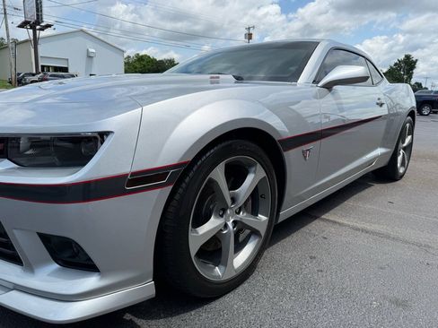 Used 2015 Chevrolet Camaro SS w/ Commemorative Special Edition RWD image 17