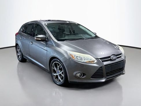 Used 2014 Ford Focus SE w/ Equipment Group 201A FWD image 3