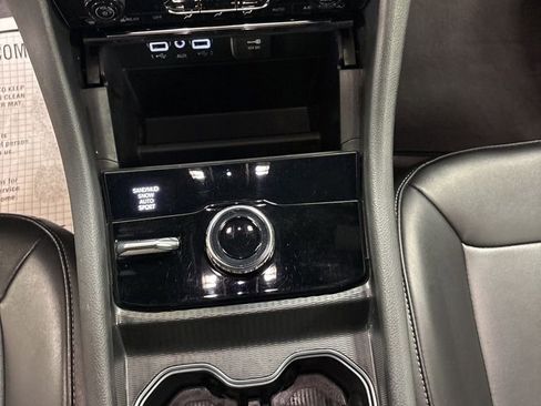 Used 2024 Jeep Grand Cherokee Limited w/ Black Appearance Package image 14