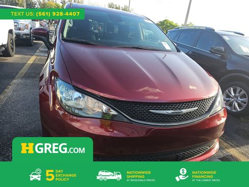 Used 2023 Chrysler Voyager LX FWD image 1