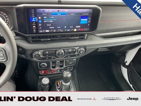 Used 2024 Jeep Wrangler Unlimited Rubicon image 25