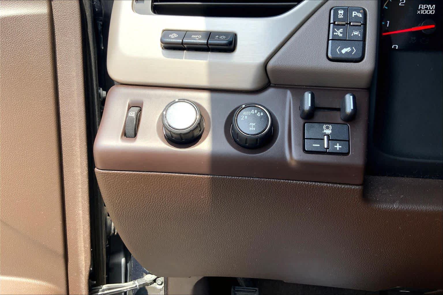 Used 2019 GMC Yukon Denali w/ Denali Ultimate Package AWD/4WD image 36