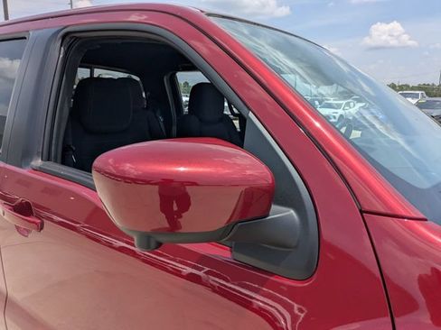 Used 2022 Nissan Frontier Pro-X RWD image 9