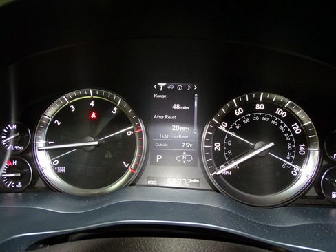 Used 2016 Lexus LX 570 4WD image 32