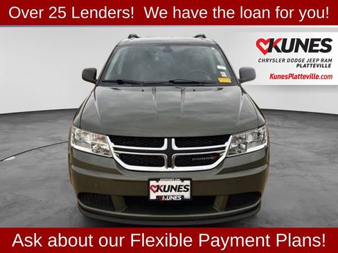 Used 2019 Dodge Journey SE FWD image 3
