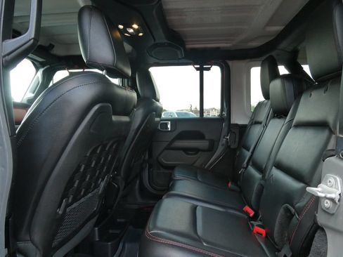 Used 2019 Jeep Wrangler Unlimited Rubicon AWD/4WD image 19