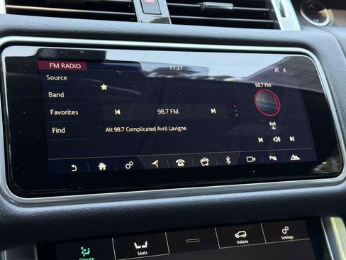 Used 2019 Land Rover Range Rover Sport SE AWD/4WD image 25