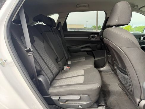 Certified 2022 Kia Sorento LX FWD image 27