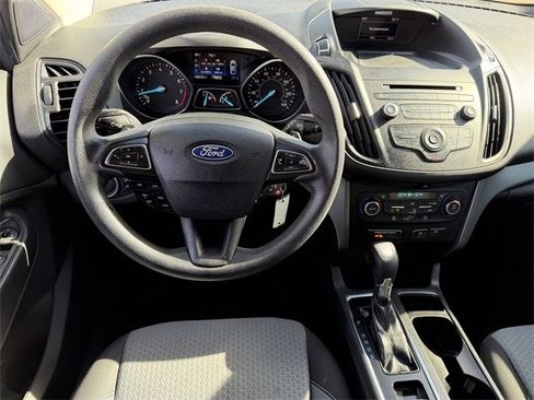 Used 2017 Ford Escape SE image 12