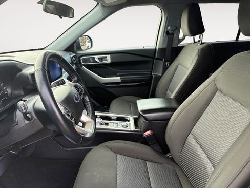Used 2022 Ford Explorer XLT image 9