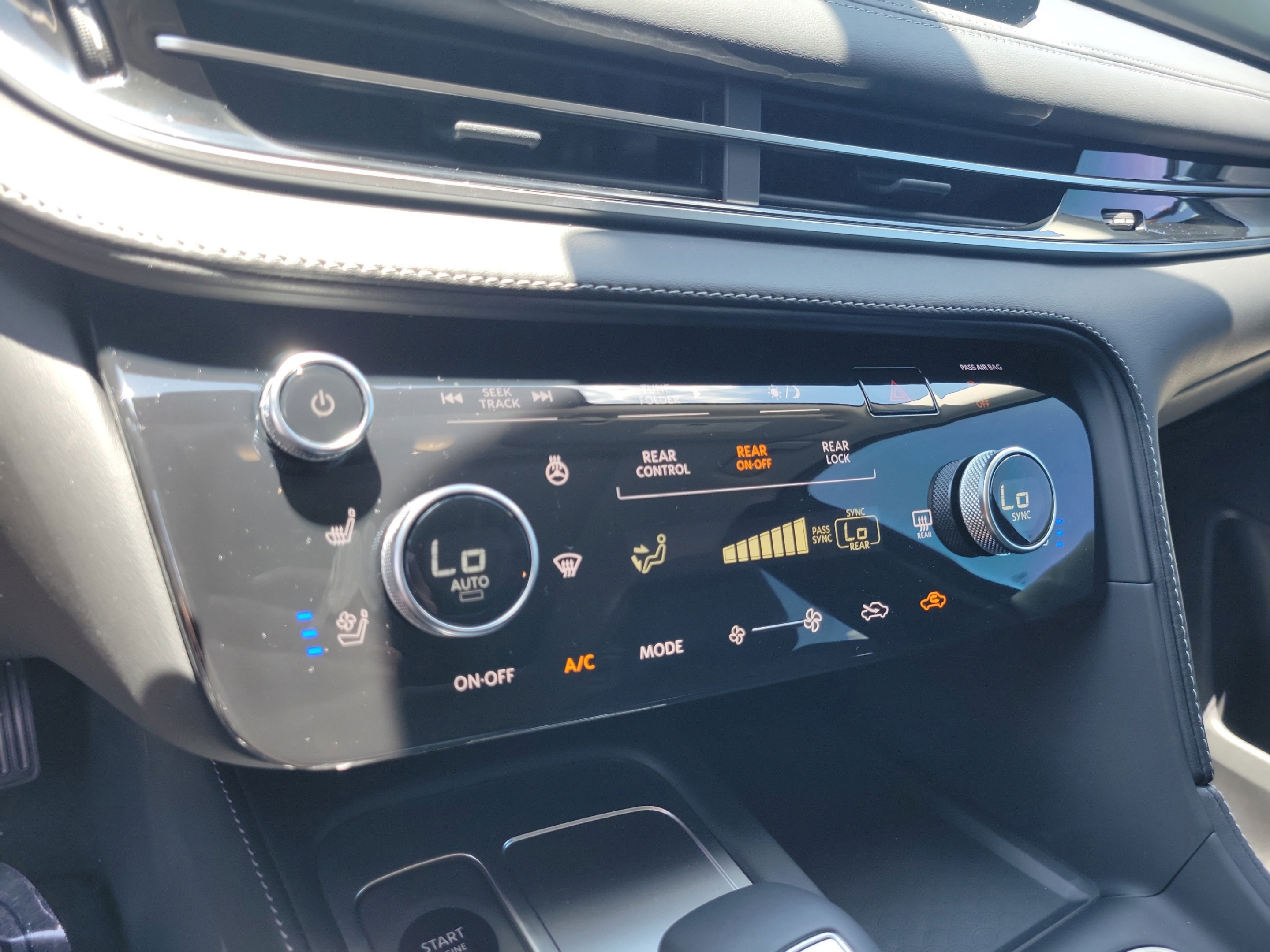 New 2026 INFINITI QX60 Luxe w/ Cargo Package FWD image 17