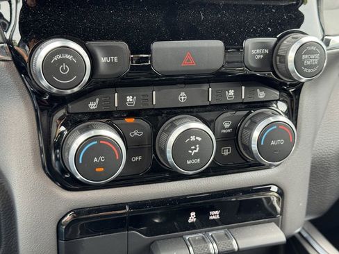 Used 2024 RAM 1500 Laramie AWD/4WD image 22