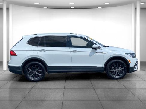 Used 2024 Volkswagen Tiguan SE image 8