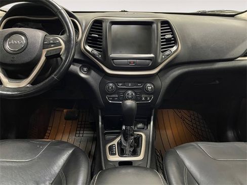 Used 2015 Jeep Cherokee Limited image 11