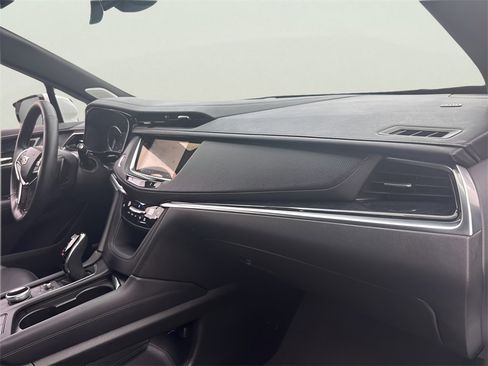 Used 2025 Cadillac XT5 Premium Luxury image 21