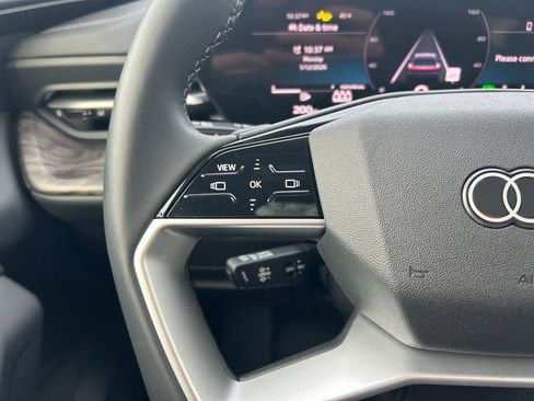 Used 2025 Audi Q5 Premium w/ Convenience Package image 10