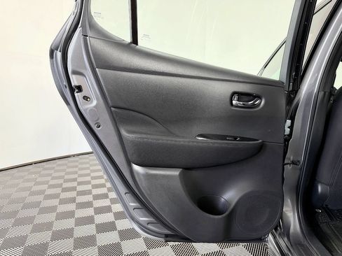Used 2019 Nissan Leaf SV w/ SV Technology Package FWD image 35