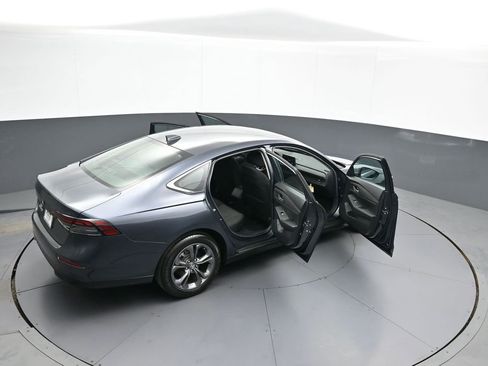 Certified 2023 Honda Accord EX image 45