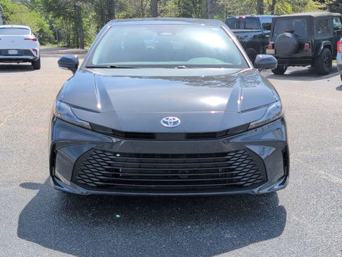 Used 2025 Toyota Camry LE image 9