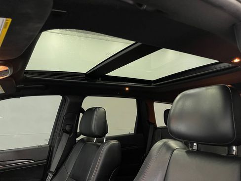 Used 2020 Jeep Grand Cherokee Limited X image 12