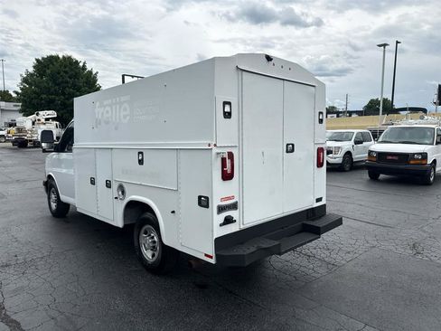 Used 2019 Chevrolet Express 3500 w/ Power Convenience Package RWD image 6