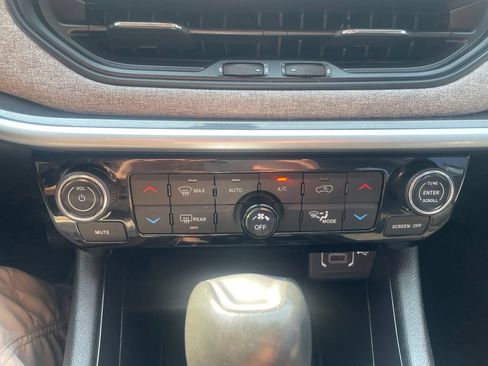 Used 2022 Jeep Compass Latitude w/ Convenience Group AWD/4WD image 25