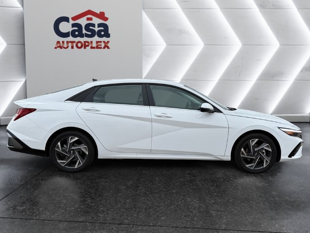 Used 2025 Hyundai Elantra Limited FWD image 7