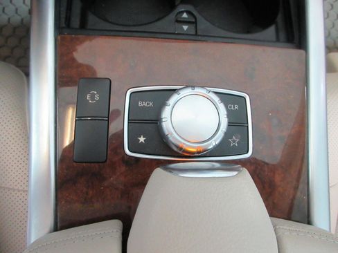 Used 2014 Mercedes-Benz E 550 4MATIC Sedan image 67