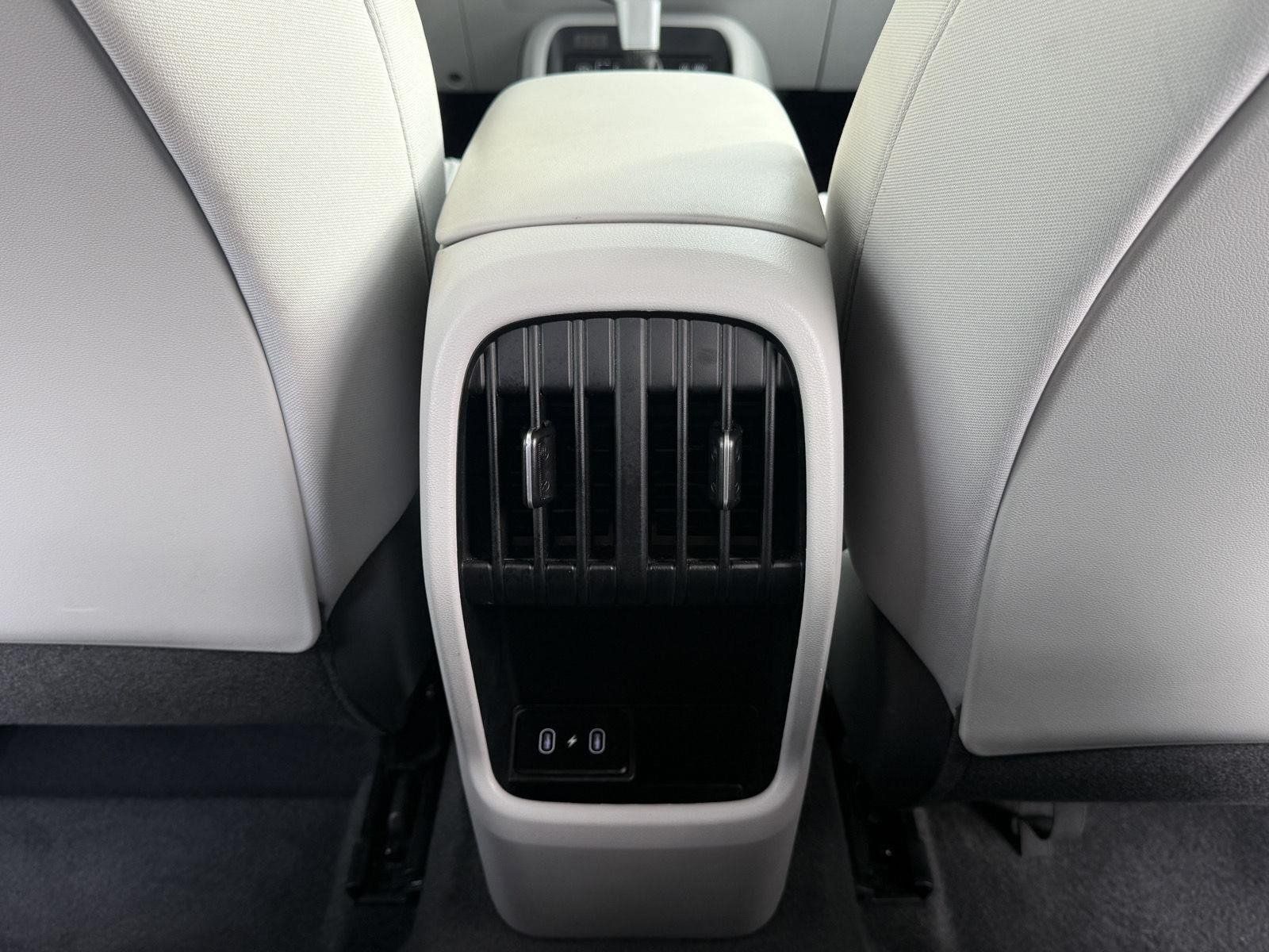 Used 2025 Hyundai Kona SEL AWD/4WD image 28
