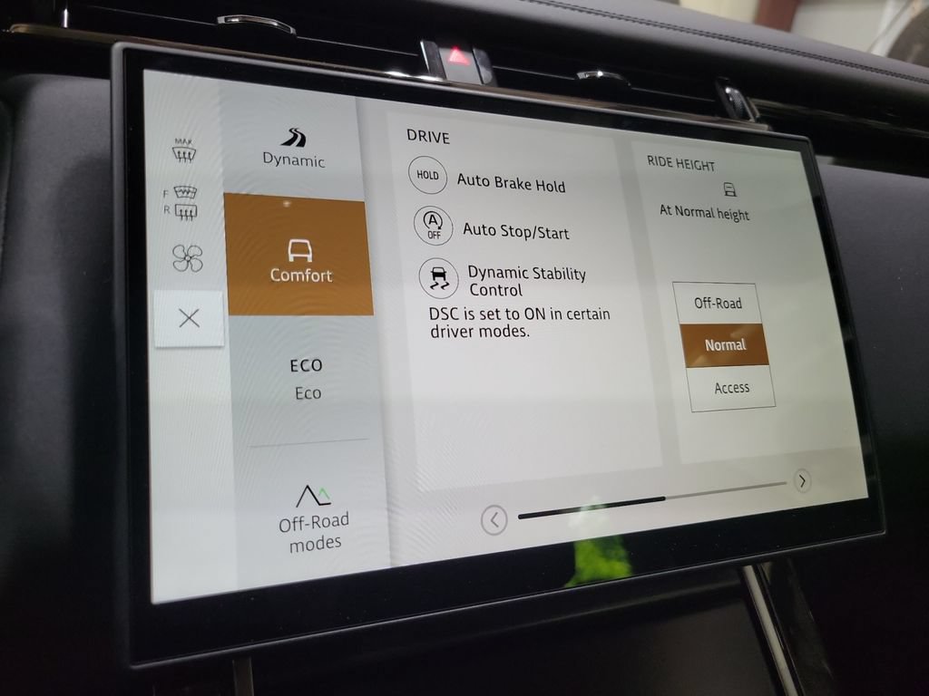 New 2026 Land Rover Range Rover Velar Dynamic SE AWD/4WD image 34