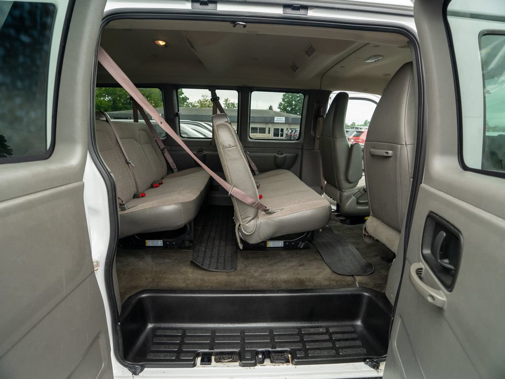 Used 2018 Chevrolet Express 3500 LT w/ LT Preferred Equipment Group RWD image 29