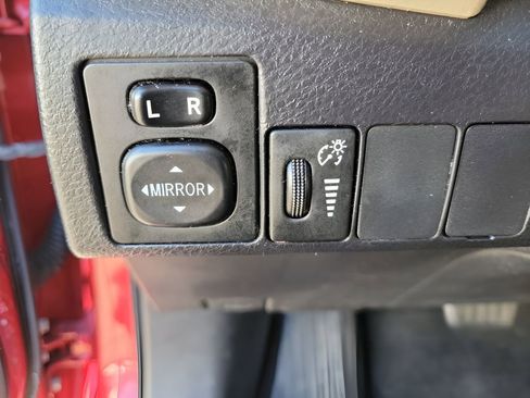 Used 2015 Toyota Corolla LE image 29