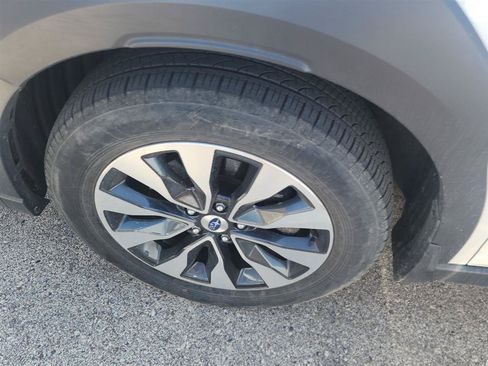 Used 2023 Subaru Outback Touring XT AWD/4WD image 7