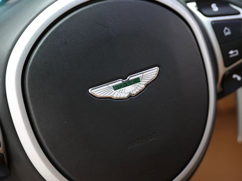 Used 2019 Aston Martin V8 Vantage Coupe RWD image 27