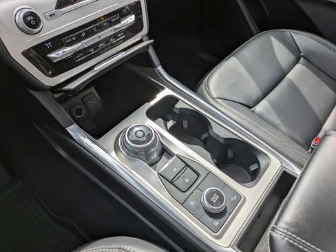 Used 2021 Ford Explorer XLT w/ Equipment Group 202A image 22