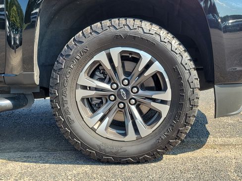 Used 2021 Chevrolet Colorado Z71 AWD/4WD image 5