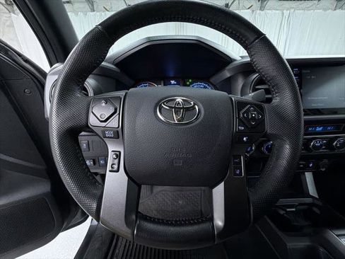 Certified 2023 Toyota Tacoma TRD Off-Road AWD/4WD image 10