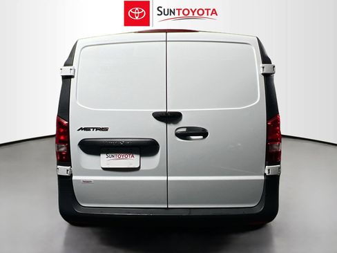 Used 2023 Mercedes-Benz Metris image 5