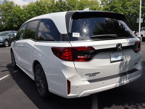 Used 2026 Honda Odyssey Touring image 3