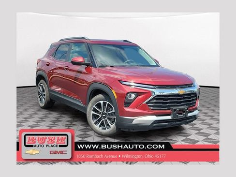 Used 2025 Chevrolet TrailBlazer LT FWD image 1